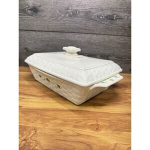 Belleek Everyday 2 Quart Covered Casserole Basketweave Ireland.